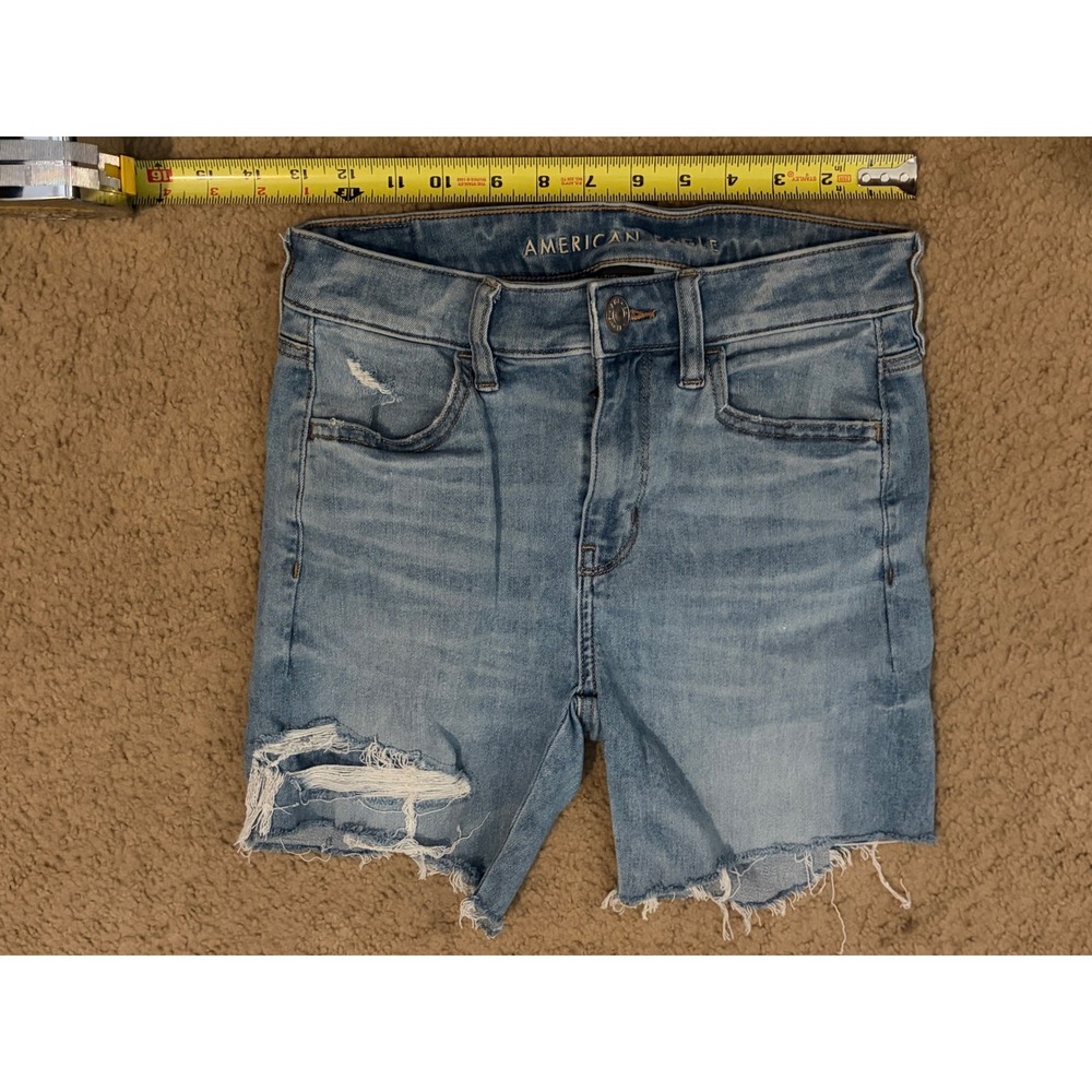American Eagle Cutoff Denim Shorts Light Wash Raw Hem Size 4 T06-18